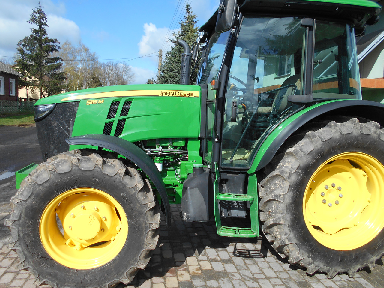 John Deere 5115M - Tracteur agricole: photos 1 John Deere 5115M - Tracteur agricole: photos 1