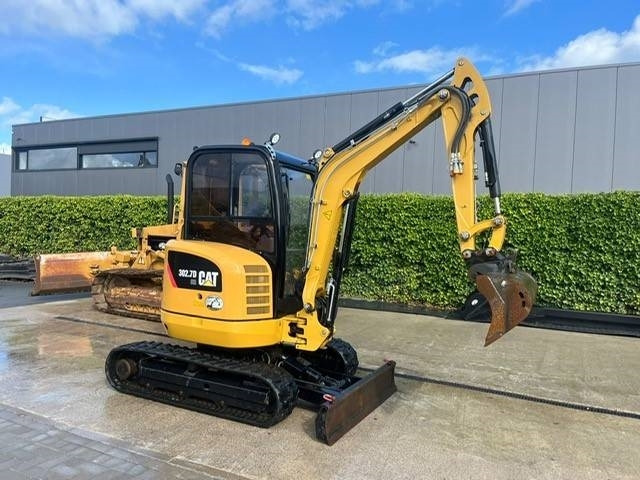 CAT 302.7 D CR - Mini pelle: photos 1 CAT 302.7 D CR - Mini pelle: photos 1