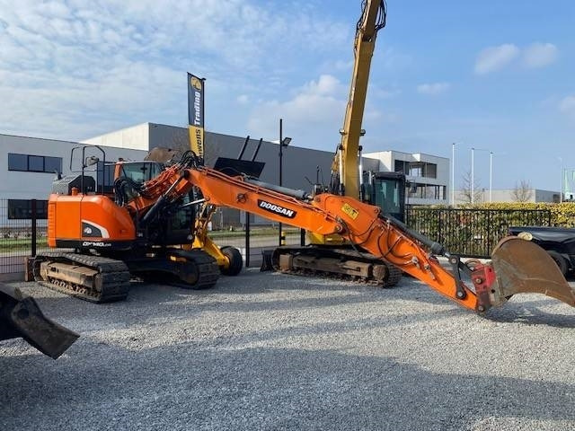 Crédit-bail de Hitachi ZX 135 US-6  Hitachi ZX 135 US-6: photos 23