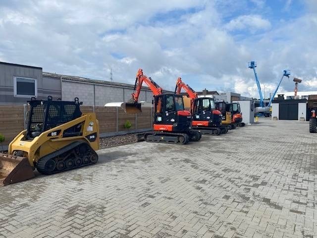Crédit-bail de Hitachi ZX 135 US-6  Hitachi ZX 135 US-6: photos 15