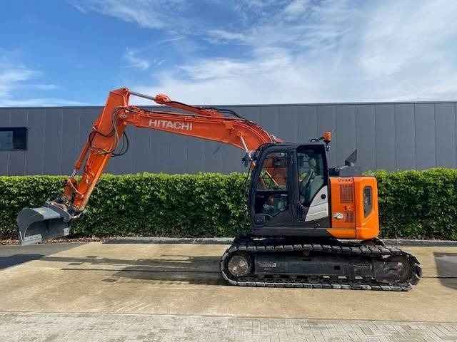 Crédit-bail de Hitachi ZX 135 US-6  Hitachi ZX 135 US-6: photos 20