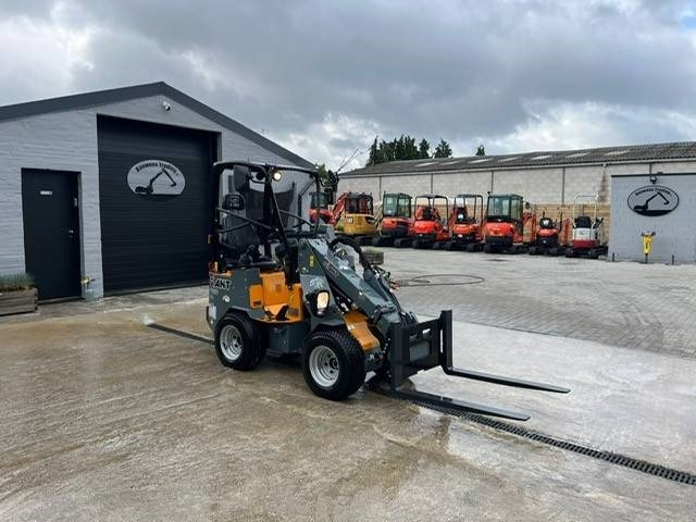 Chargeuse sur pneus Kubota R 090: photos 42