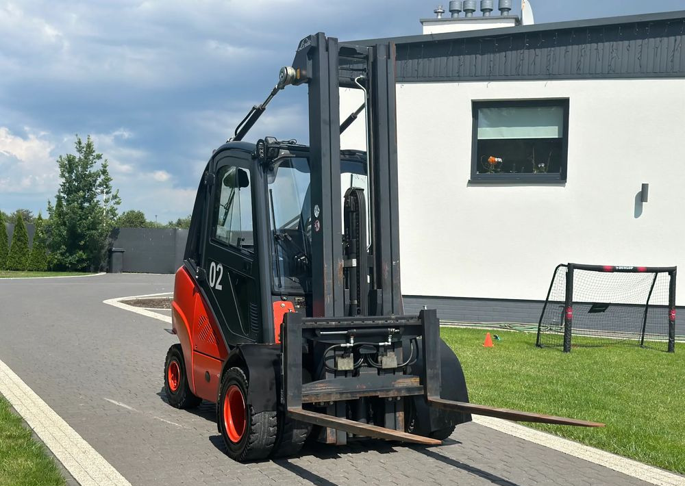 Linde H35T-01 - Chariot élévateur à gaz: photos 3 Linde H35T-01 - Chariot élévateur à gaz: photos 3