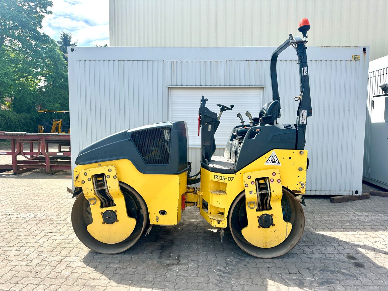 BOMAG BW135AD-5 / 2016 BJ / 735 H / 3.9 Tonnen - Compacteur: photos 3 BOMAG BW135AD-5 / 2016 BJ / 735 H / 3.9 Tonnen - Compacteur: photos 3
