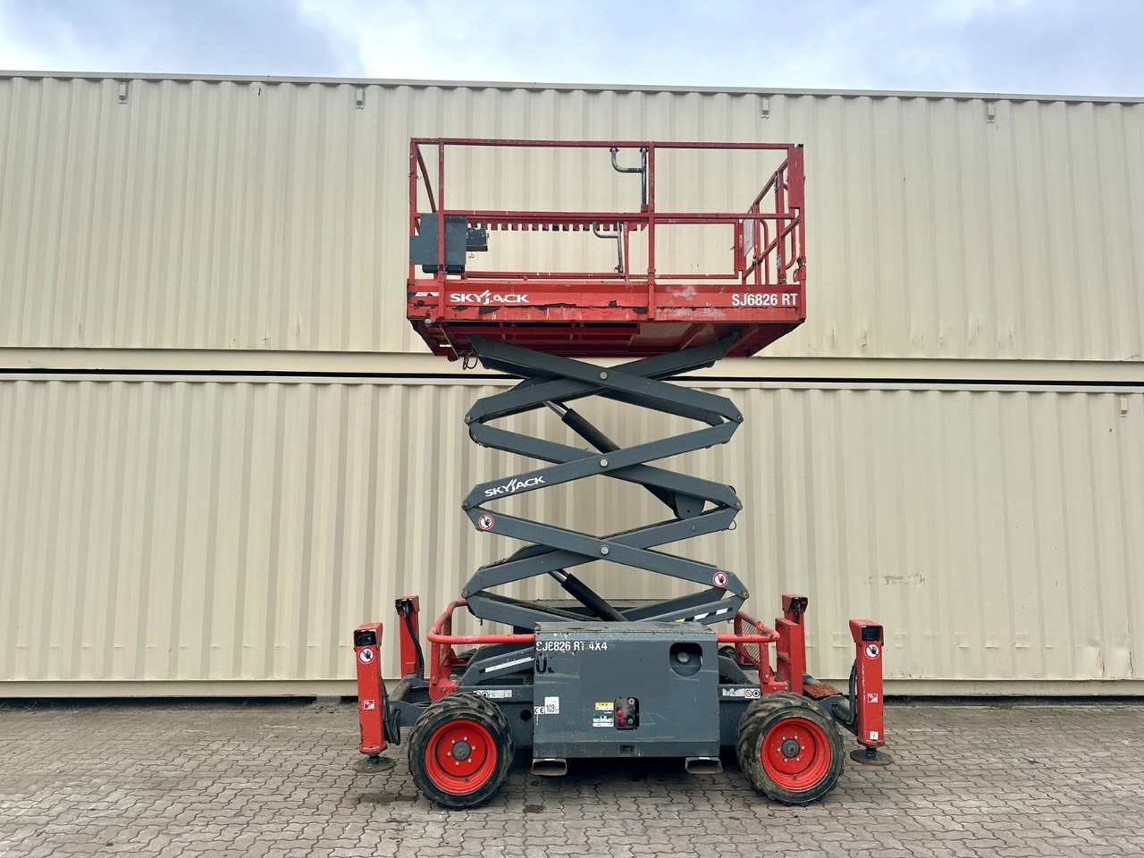 Skyjack SJ6826RT 4x4 Diesel, 9.9 Meter, 1.053 H - Camion avec nacelle: photos 1 Skyjack SJ6826RT 4x4 Diesel, 9.9 Meter, 1.053 H - Camion avec nacelle: photos 1
