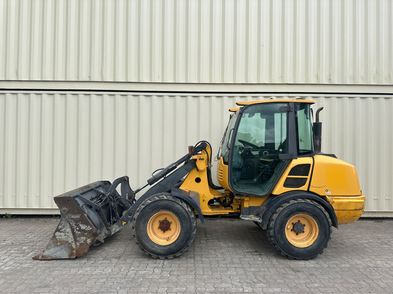 Volvo L25F / 2014 BJ / Klappschaufel - Chargeuse sur pneus: photos 1 Volvo L25F / 2014 BJ / Klappschaufel - Chargeuse sur pneus: photos 1