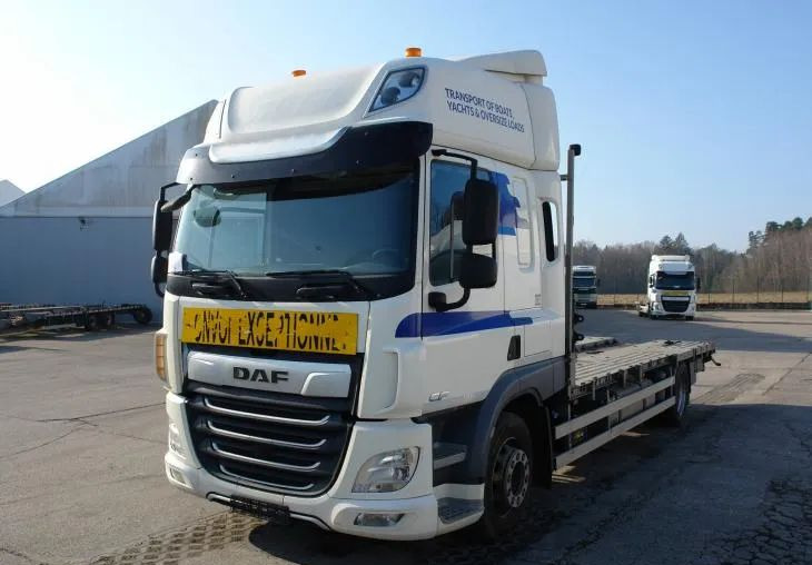 DAF CF 410 EURO 6 Laweta - Platforma super stan - Camion plateau: photos 1 DAF CF 410 EURO 6 Laweta - Platforma super stan - Camion plateau: photos 1