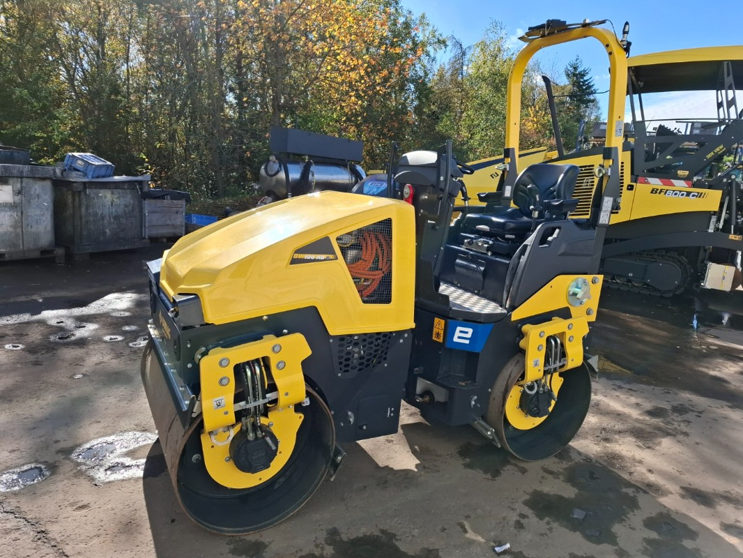 BOMAG DE BW 120 ADe-5 - Compacteur: photos 1 BOMAG DE BW 120 ADe-5 - Compacteur: photos 1