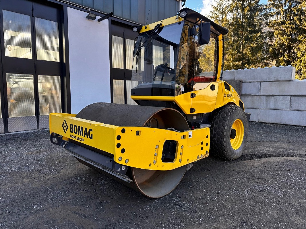 BOMAG DE BW 177 DH-5 Stage V/Tier 4f - Compacteur à pieds de mouton/ Monocylindre: photos 1 BOMAG DE BW 177 DH-5 Stage V/Tier 4f - Compacteur à pieds de mouton/ Monocylindre: photos 1