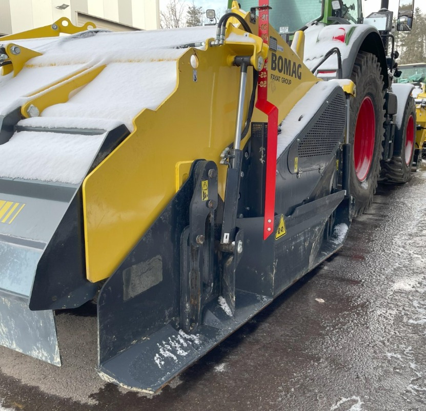 BOMAG DE RS 300 - Travaux routiers: photos 1 BOMAG DE RS 300 - Travaux routiers: photos 1