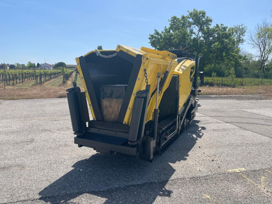 BOMAG IT BF 200 C-2 S200 TV Stage V/Tier 4f - Finisseur: photos 1 BOMAG IT BF 200 C-2 S200 TV Stage V/Tier 4f - Finisseur: photos 1