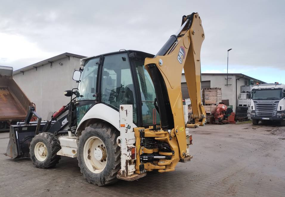 CAT Caterpillar 428E - Tractopelle: photos 2 CAT Caterpillar 428E - Tractopelle: photos 2