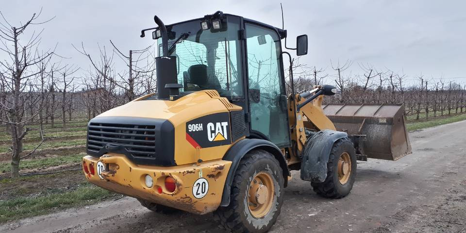 Ładowarka Caterpillar 906H widły + łyżka - Chargeuse sur pneus: photos 4 Ładowarka Caterpillar 906H widły + łyżka - Chargeuse sur pneus: photos 4