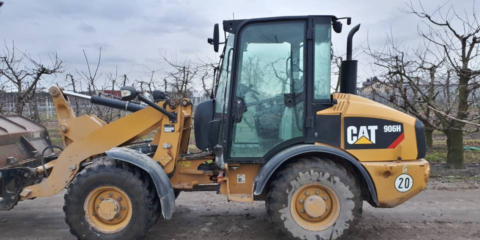 Ładowarka Caterpillar 906H widły + łyżka - Chargeuse sur pneus: photos 1 Ładowarka Caterpillar 906H widły + łyżka - Chargeuse sur pneus: photos 1