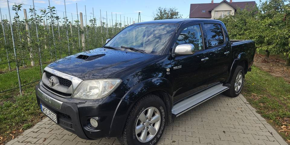 Toyota Hilux 3.0 SR5 automat 4x4 - Voiture: photos 1 Toyota Hilux 3.0 SR5 automat 4x4 - Voiture: photos 1