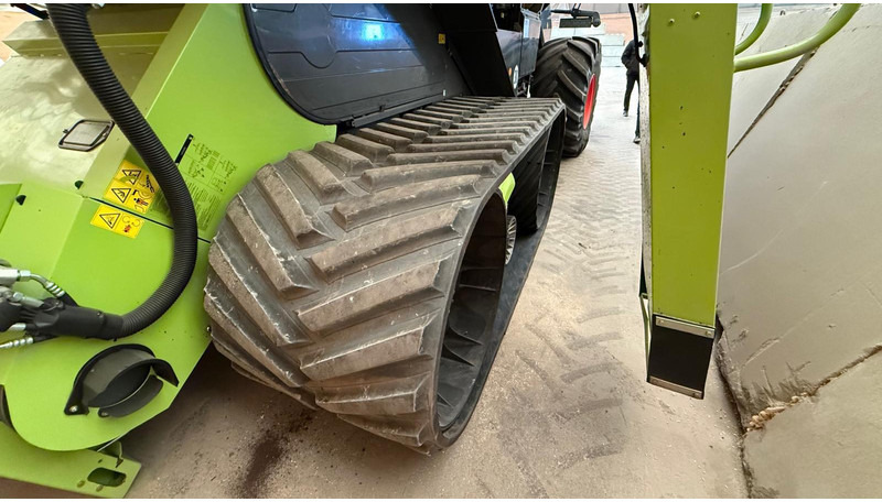 Claas Lexion 770 TT Vario 1080 - Moissonneuse-batteuse: photos 4 Claas Lexion 770 TT Vario 1080 - Moissonneuse-batteuse: photos 4