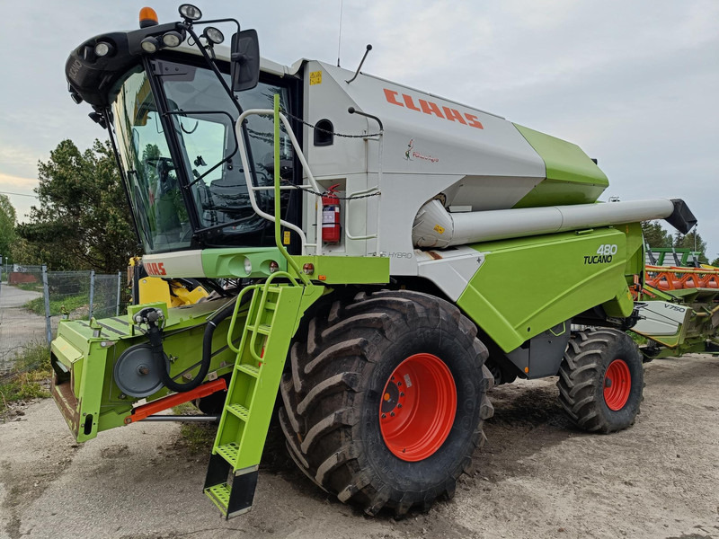Claas Tucano 480 V750 - Moissonneuse-batteuse: photos 1 Claas Tucano 480 V750 - Moissonneuse-batteuse: photos 1