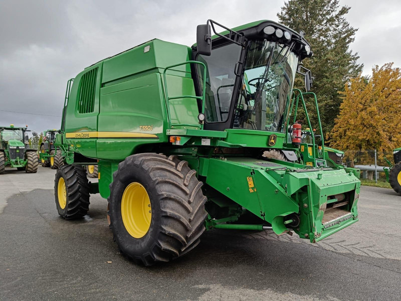 John Deere T550 - Moissonneuse-batteuse: photos 1 John Deere T550 - Moissonneuse-batteuse: photos 1