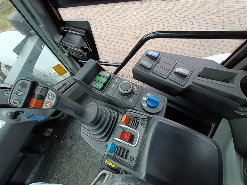 Chargeuse sur pneus télescopique Kramer KL55.8T: photos 11 Chargeuse sur pneus télescopique Kramer KL55.8T: photos 11