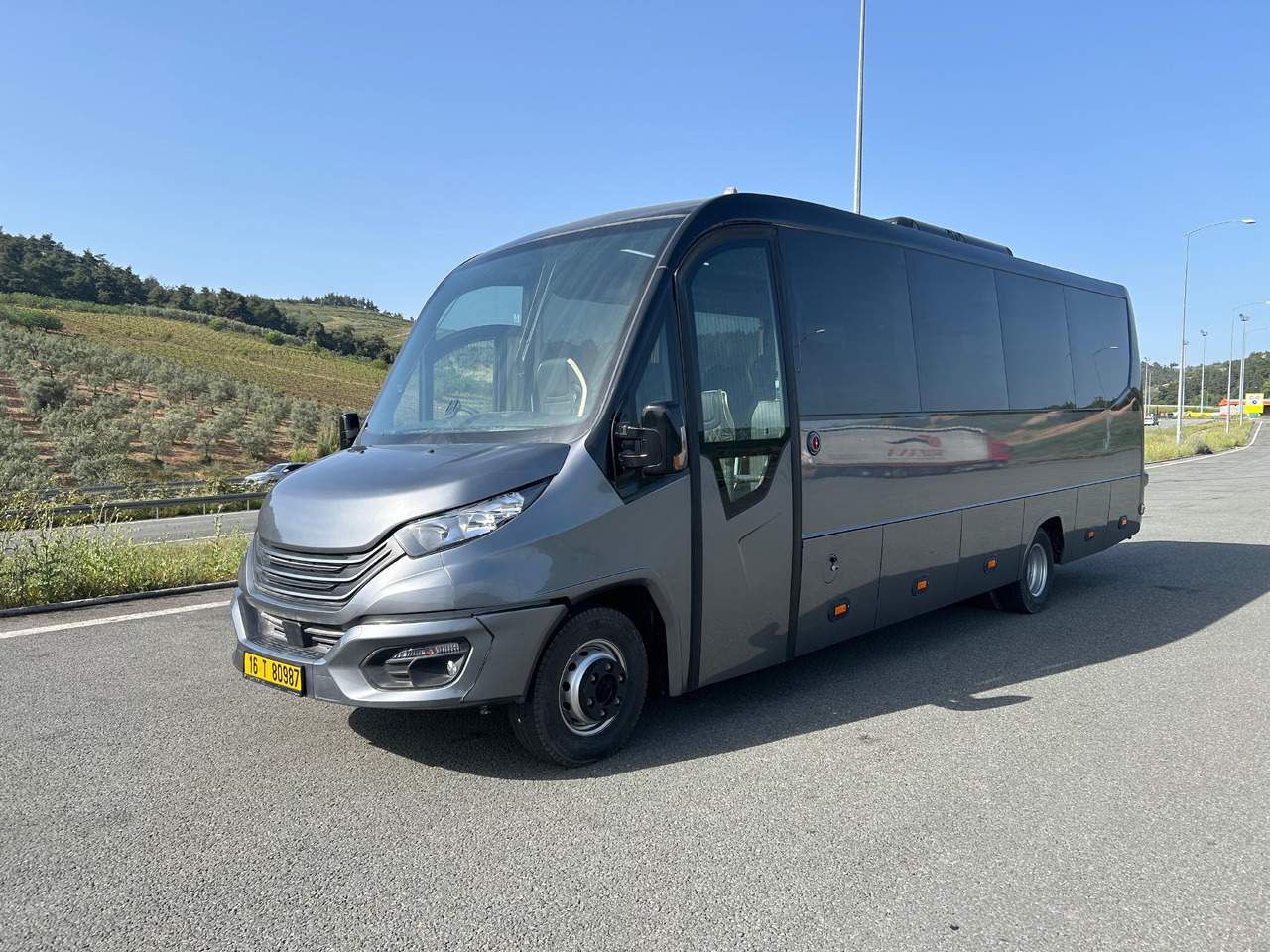 IVECO DAILY - RIGHT HAND DRIVE TOURISTIC VEHICLE - Autocar: photos 4 IVECO DAILY - RIGHT HAND DRIVE TOURISTIC VEHICLE - Autocar: photos 4