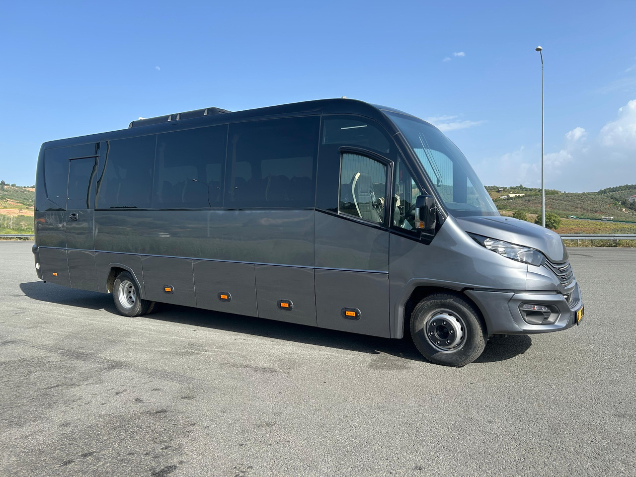 IVECO DAILY - RIGHT HAND DRIVE TOURISTIC VEHICLE - Autocar: photos 3 IVECO DAILY - RIGHT HAND DRIVE TOURISTIC VEHICLE - Autocar: photos 3