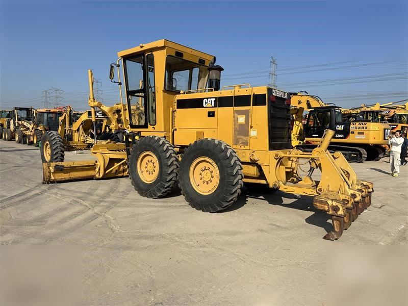 CATERPILLAR 140H - Niveleuse: photos 2 CATERPILLAR 140H - Niveleuse: photos 2