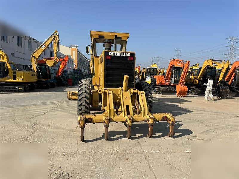 CATERPILLAR 140H - Niveleuse: photos 3 CATERPILLAR 140H - Niveleuse: photos 3