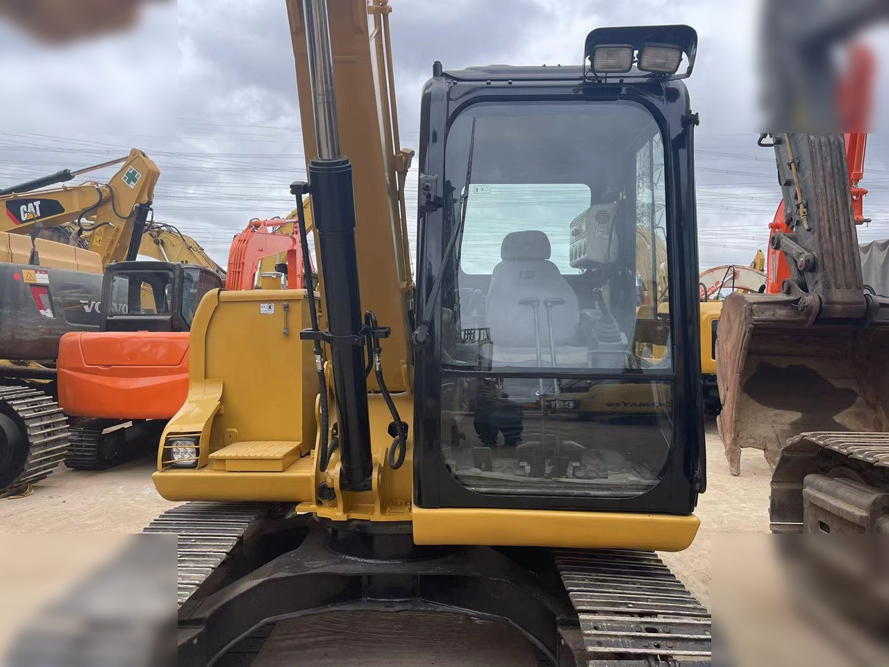CATERPILLAR 307D - Pelle sur chenille: photos 5 CATERPILLAR 307D - Pelle sur chenille: photos 5