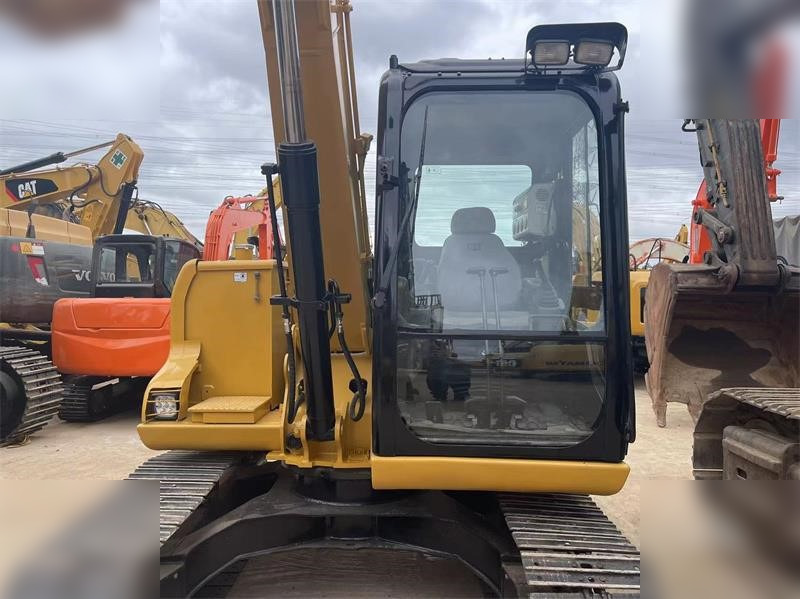 CATERPILLAR 307D - Pelle sur chenille: photos 5 CATERPILLAR 307D - Pelle sur chenille: photos 5