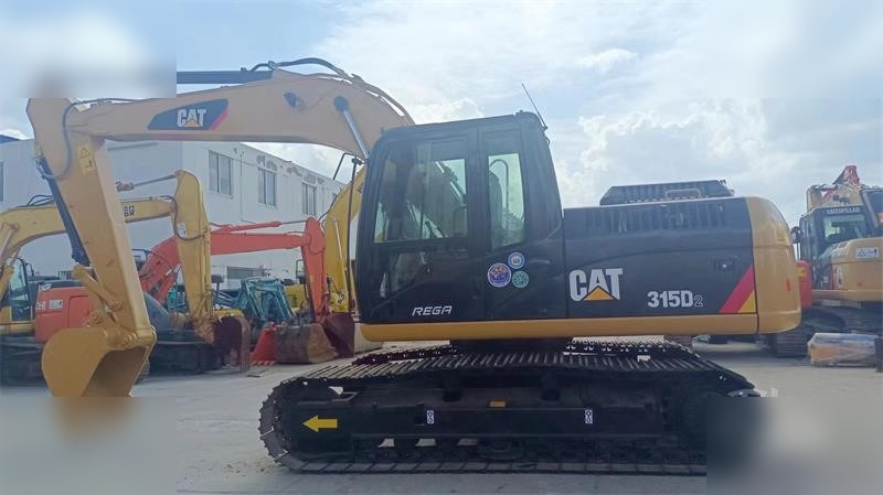 CATERPILLAR 315D - Pelle sur chenille: photos 2 CATERPILLAR 315D - Pelle sur chenille: photos 2