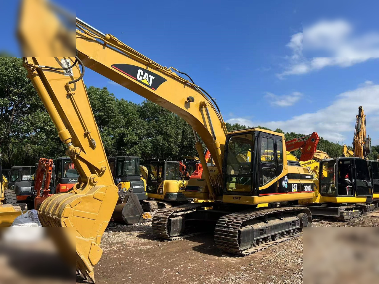 CATERPILLAR 320BL - Pelle sur chenille: photos 1 CATERPILLAR 320BL - Pelle sur chenille: photos 1