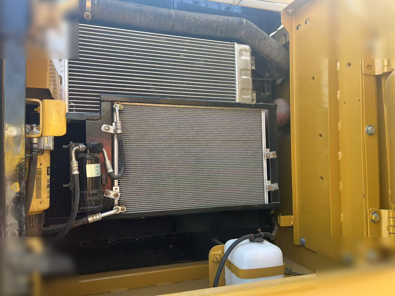 CATERPILLAR 320D - Pelle sur chenille: photos 5 CATERPILLAR 320D - Pelle sur chenille: photos 5