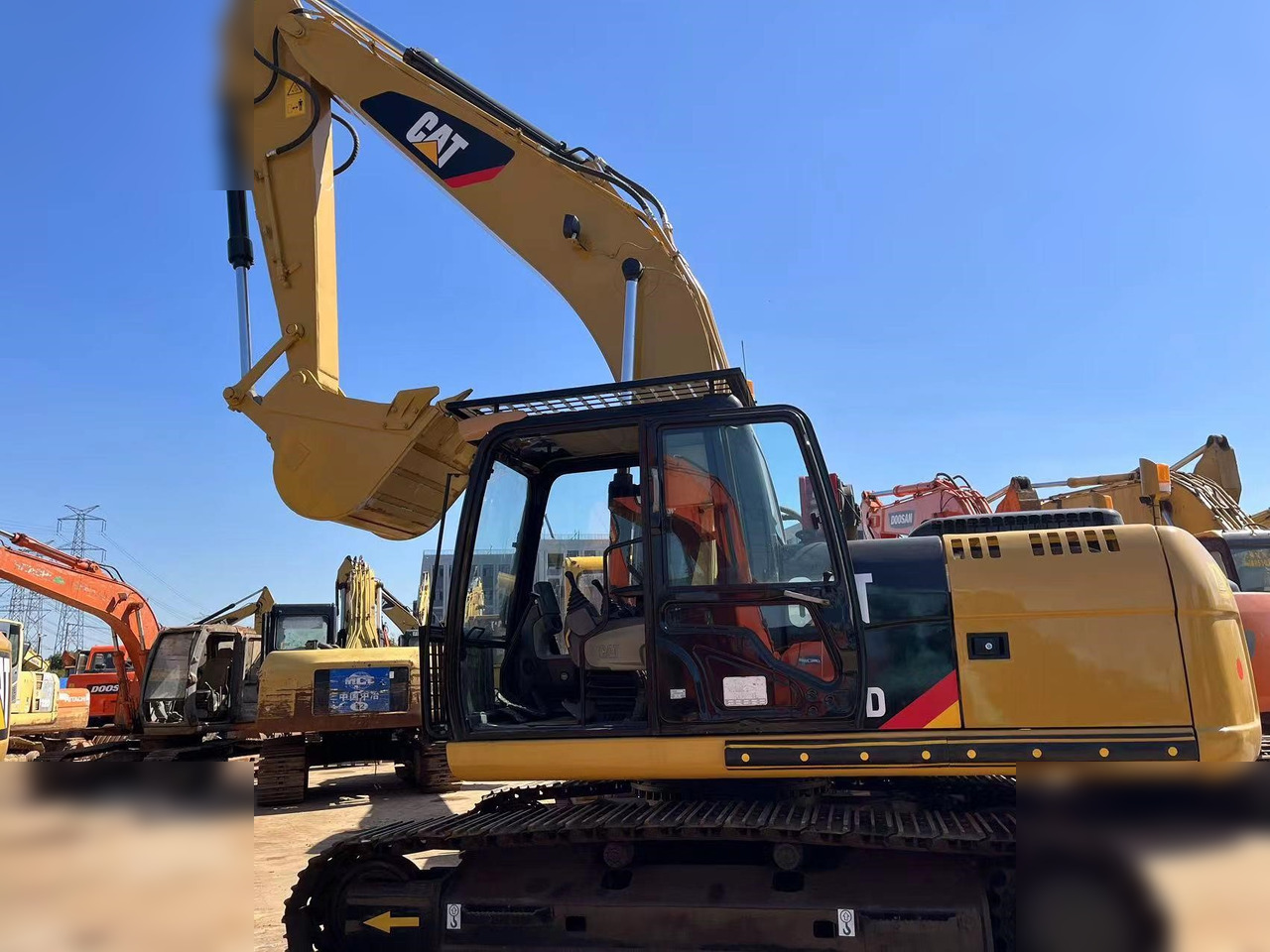 CATERPILLAR 320D - Pelle sur chenille: photos 1 CATERPILLAR 320D - Pelle sur chenille: photos 1