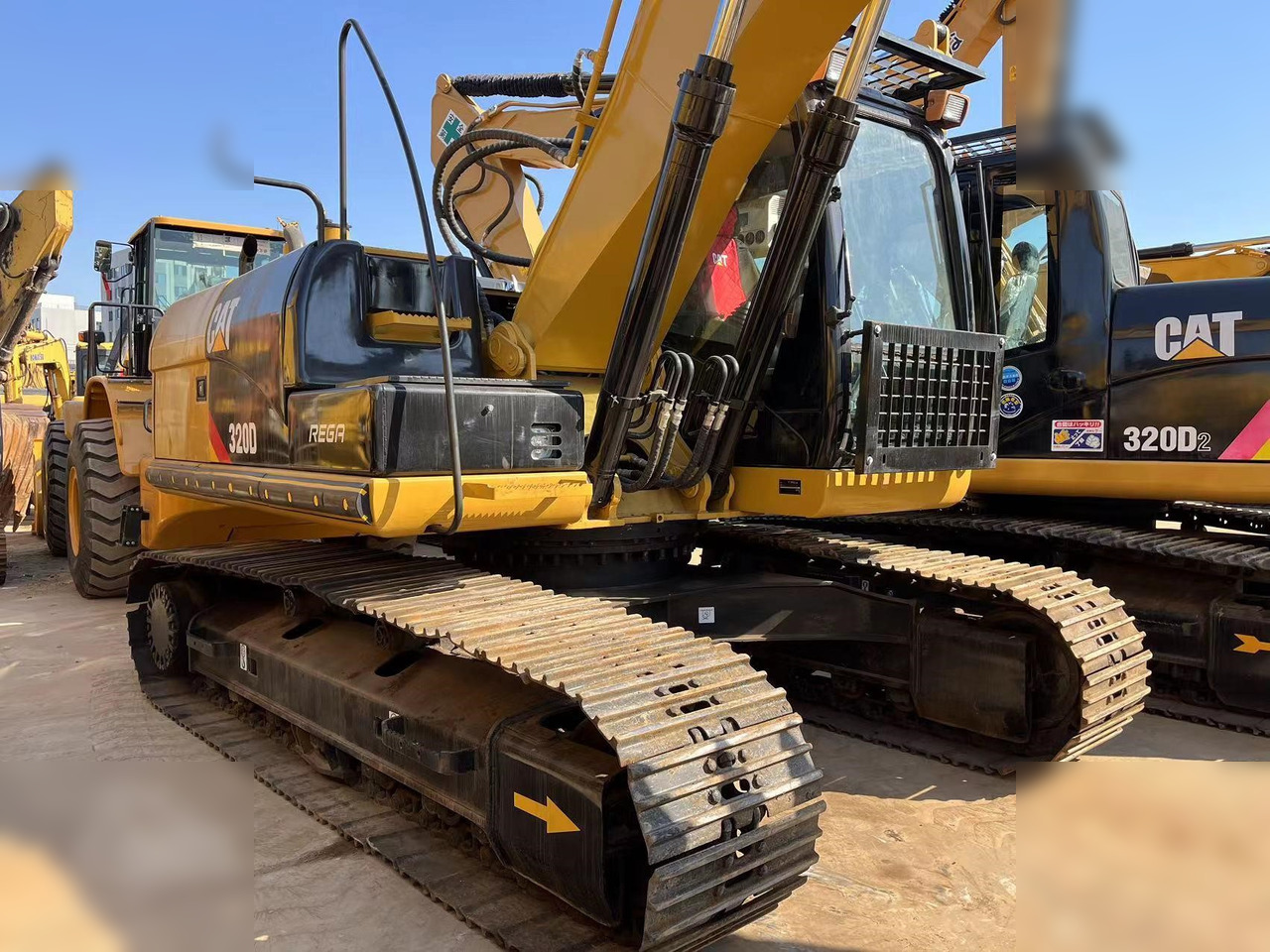 CATERPILLAR 320D - Pelle sur chenille: photos 3 CATERPILLAR 320D - Pelle sur chenille: photos 3