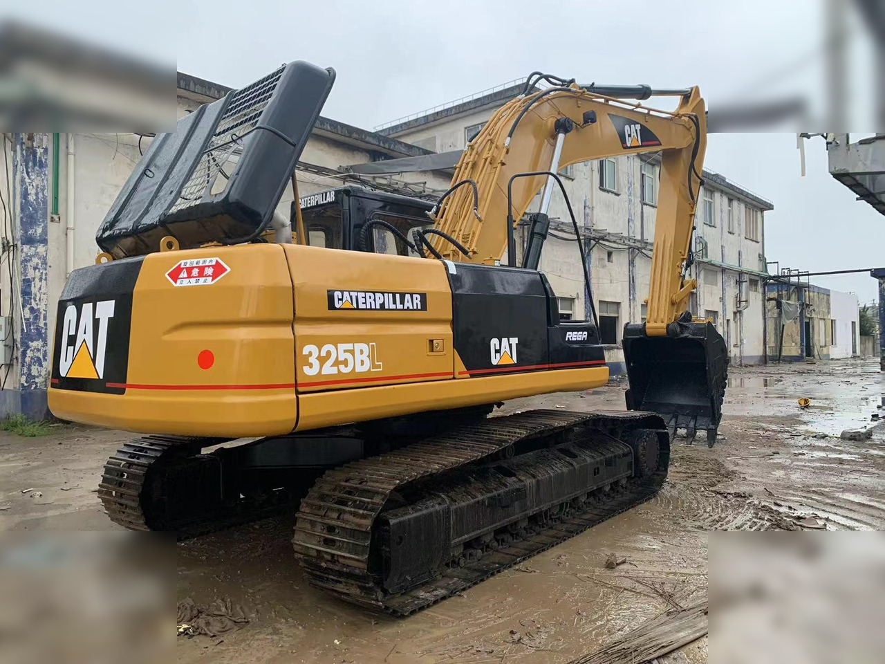 CATERPILLAR 325BL - Pelle sur chenille: photos 5 CATERPILLAR 325BL - Pelle sur chenille: photos 5