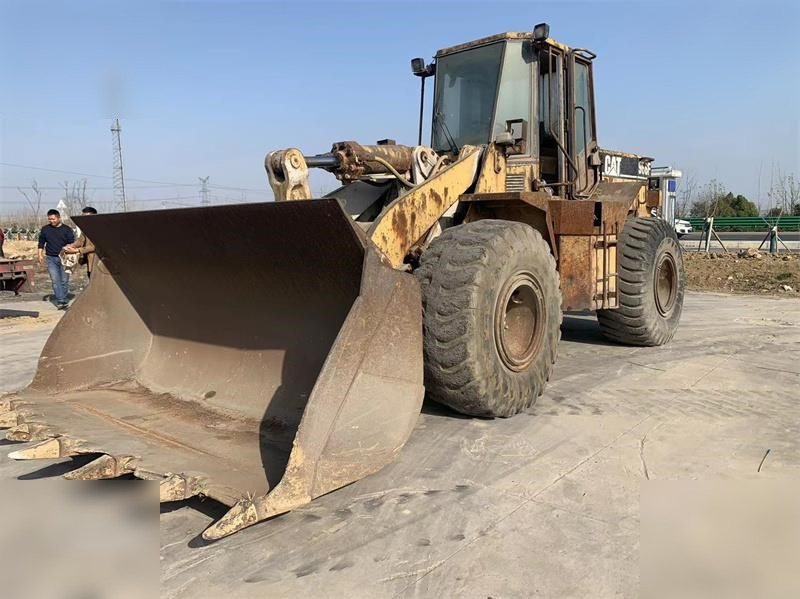 CATERPILLAR 966F - Chargeuse sur pneus: photos 5 CATERPILLAR 966F - Chargeuse sur pneus: photos 5