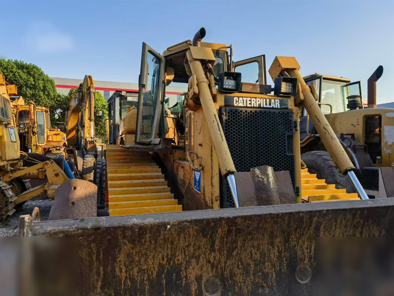 CATERPILLAR D6R LGP - Bulldozer: photos 4 CATERPILLAR D6R LGP - Bulldozer: photos 4