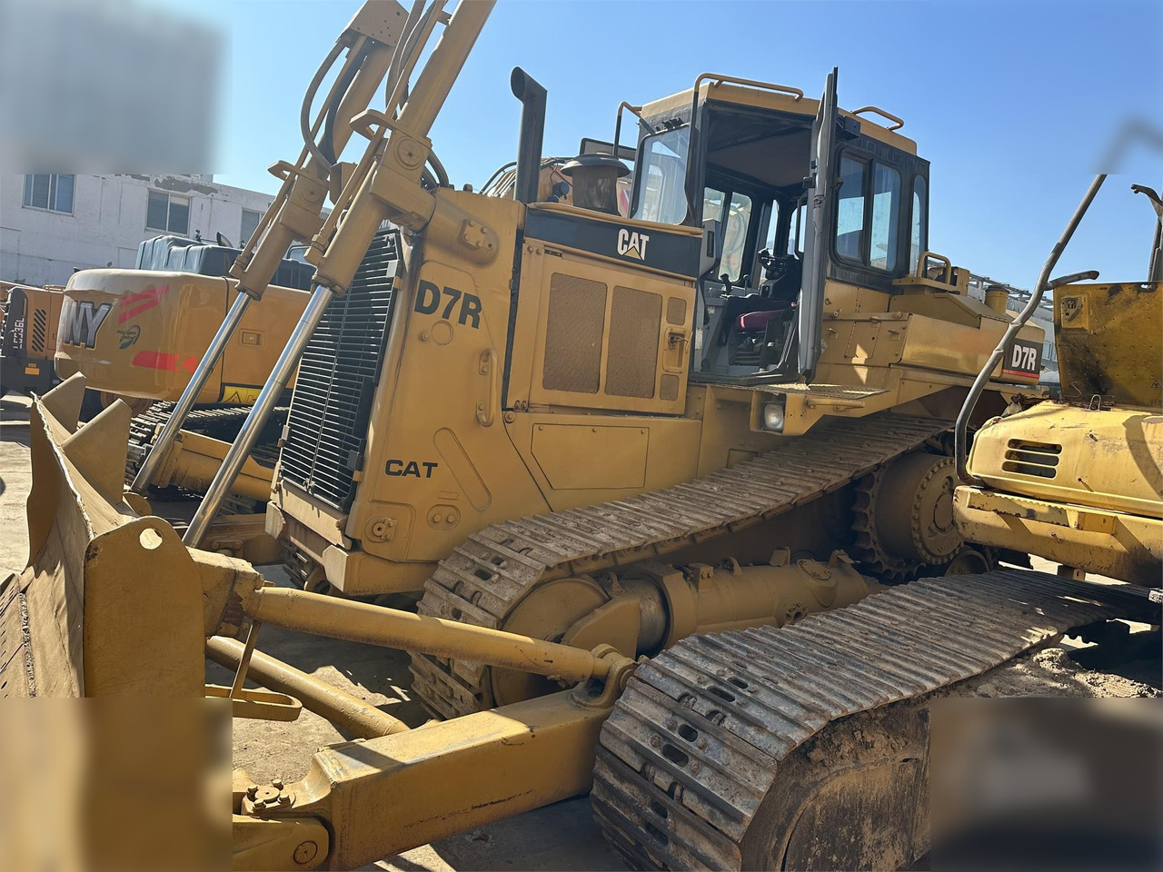 CATERPILLAR D7R II - Bulldozer: photos 4 CATERPILLAR D7R II - Bulldozer: photos 4