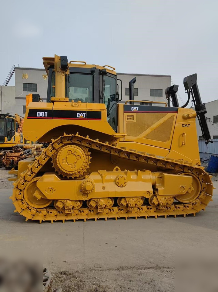 CATERPILLAR D8T - Bulldozer: photos 1 CATERPILLAR D8T - Bulldozer: photos 1