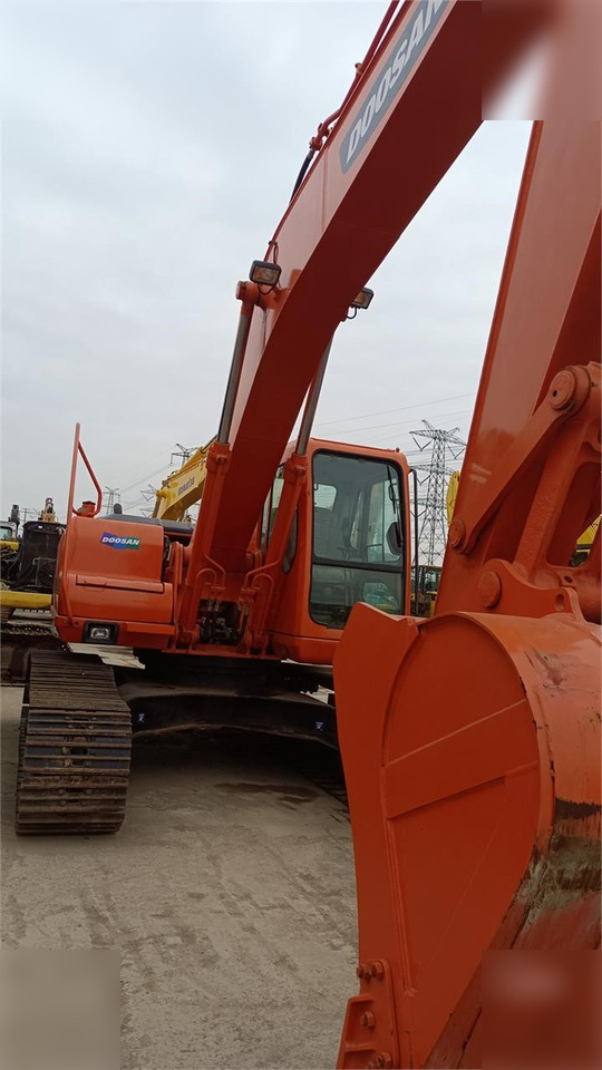 DOOSAN DH220 LC-7 - Pelle sur chenille: photos 2 DOOSAN DH220 LC-7 - Pelle sur chenille: photos 2