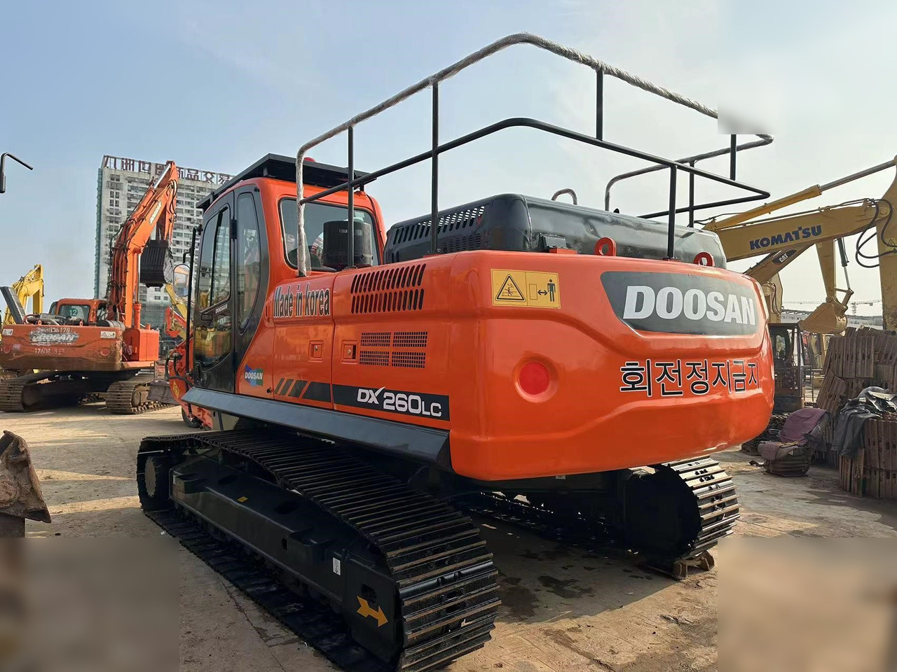 DOOSAN DX260 LC - Pelle sur chenille: photos 3 DOOSAN DX260 LC - Pelle sur chenille: photos 3