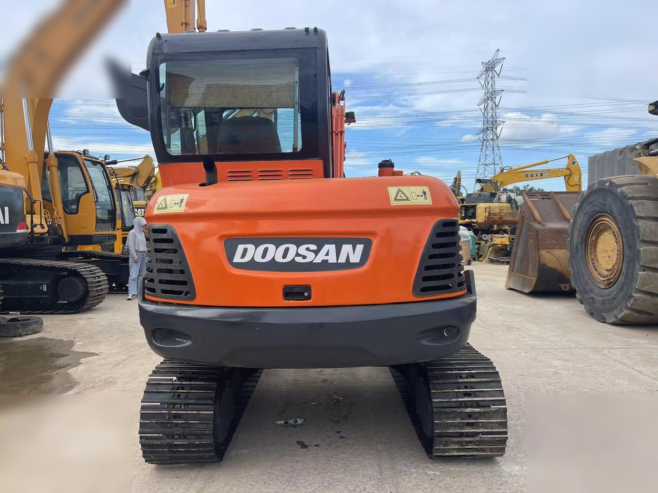 DOOSAN DX60-9C - Pelle sur chenille: photos 4 DOOSAN DX60-9C - Pelle sur chenille: photos 4