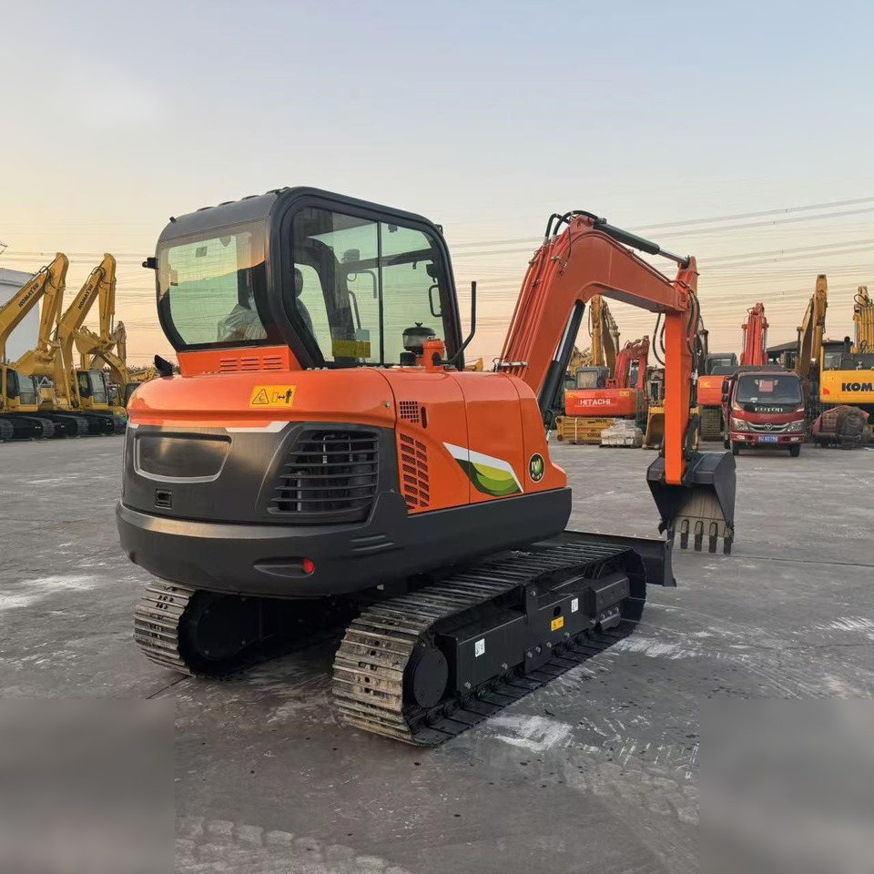 DOOSAN DX60E-10N - Pelle sur chenille: photos 2 DOOSAN DX60E-10N - Pelle sur chenille: photos 2
