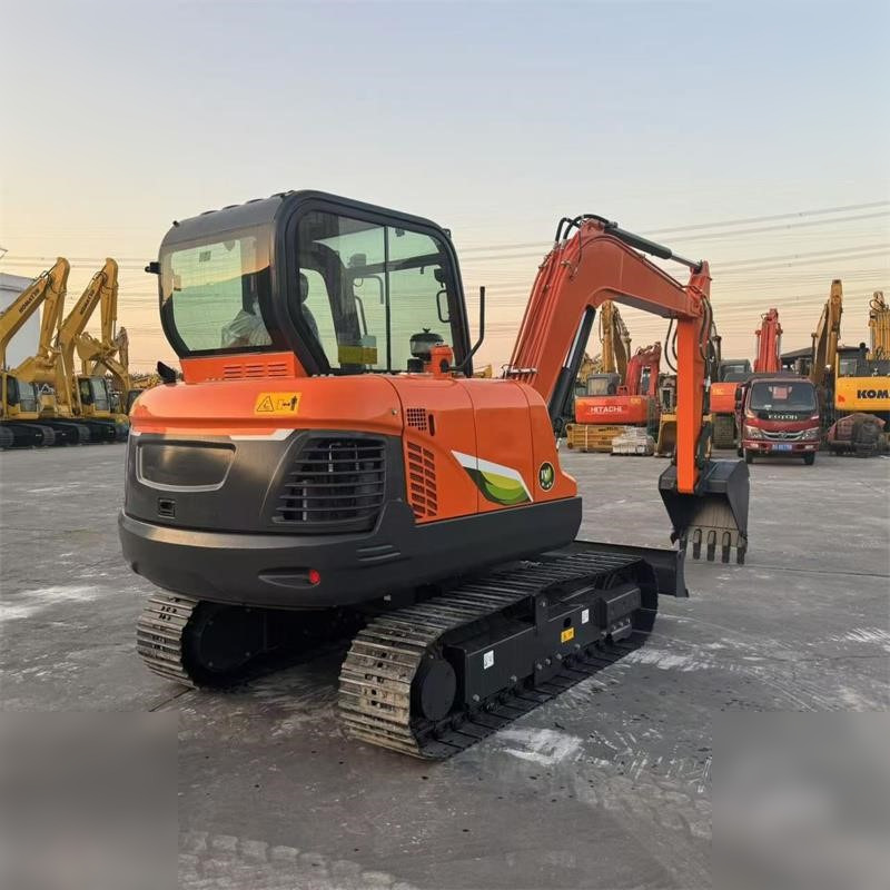 DOOSAN DX60E-10N - Pelle sur chenille: photos 3 DOOSAN DX60E-10N - Pelle sur chenille: photos 3