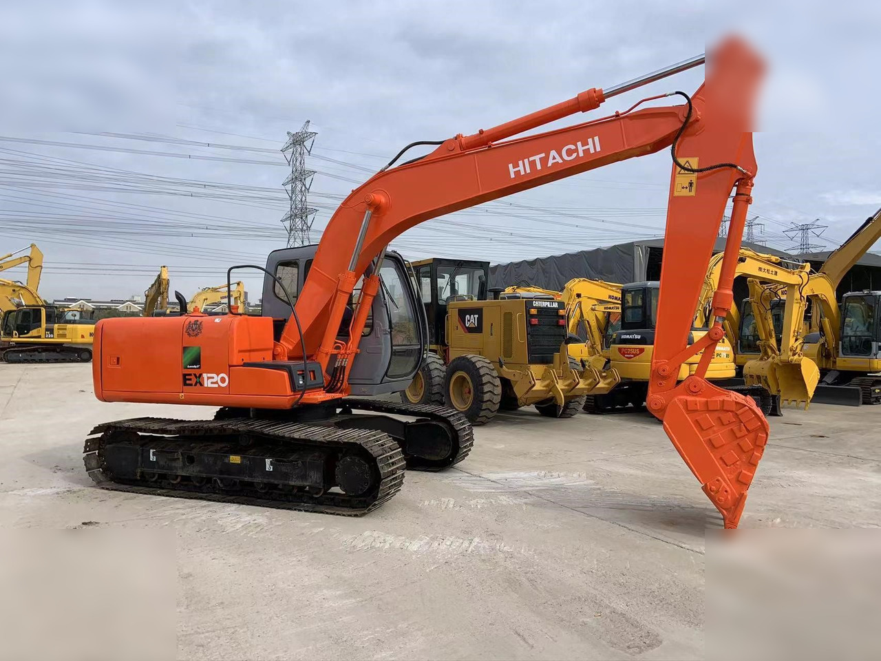 HITACHI EX120-5 - Pelle sur chenille: photos 2 HITACHI EX120-5 - Pelle sur chenille: photos 2