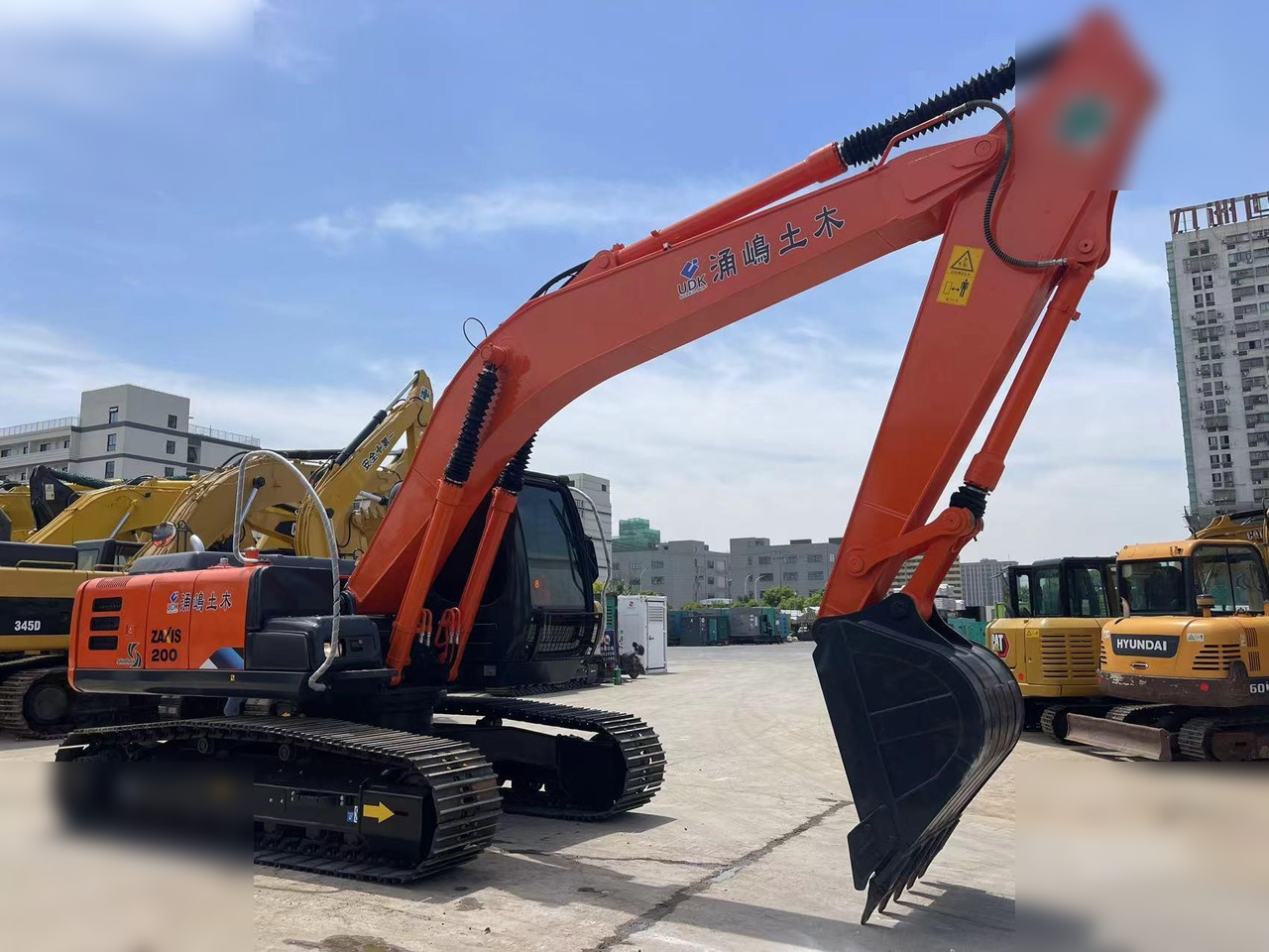 HITACHI ZX200 - Pelle sur chenille: photos 4 HITACHI ZX200 - Pelle sur chenille: photos 4