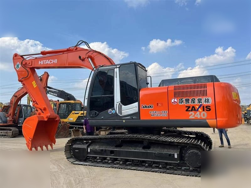 HITACHI ZX240-3 - Pelle sur chenille: photos 1 HITACHI ZX240-3 - Pelle sur chenille: photos 1