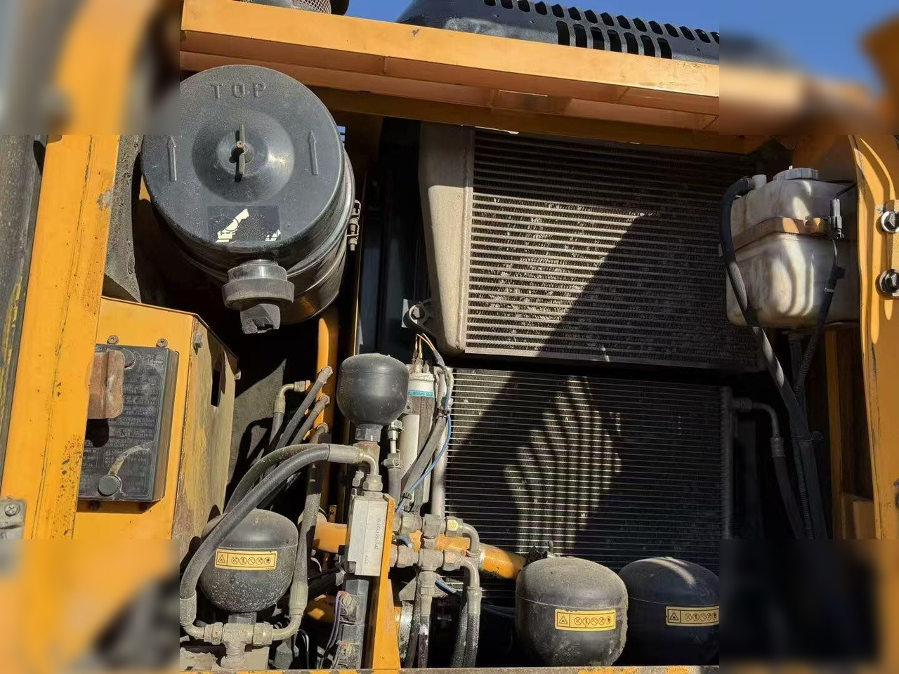 HYUNDAI ROBEX 150W-7A - Pelle sur pneus: photos 5 HYUNDAI ROBEX 150W-7A - Pelle sur pneus: photos 5