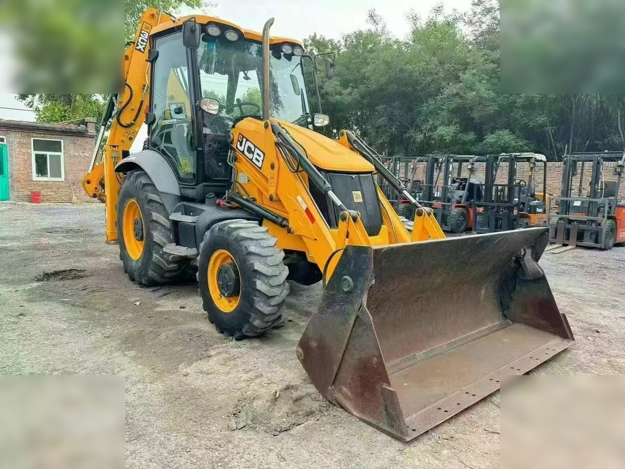 JCB 3CX - Tractopelle: photos 2 JCB 3CX - Tractopelle: photos 2