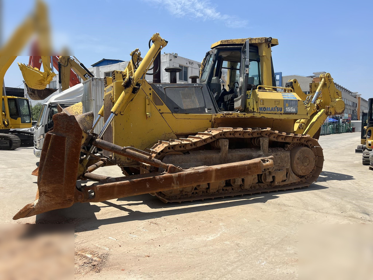 KOMATSU D155A-5 - Bulldozer: photos 2 KOMATSU D155A-5 - Bulldozer: photos 2